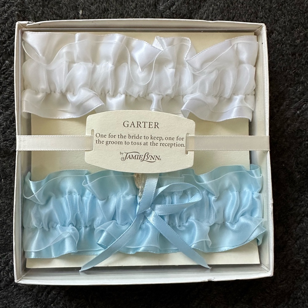 Jamie Lynn wedding garter set (blue and white)